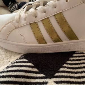 Women’s adidas neo sneakers.